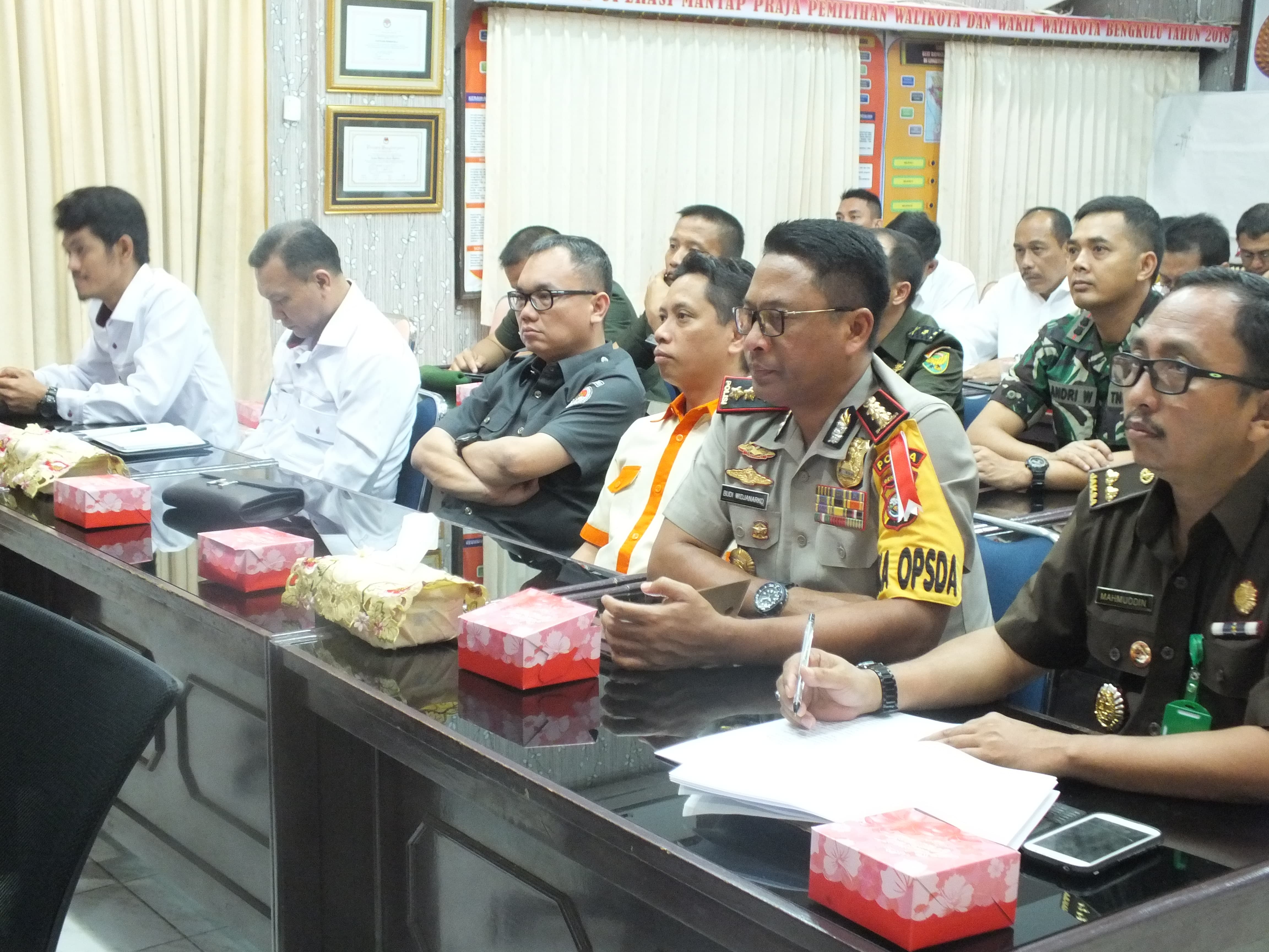 Ketua BAWASLU Provinsi Bengkulu  Menghadiri Video Conference  Di Polda Bengkulu