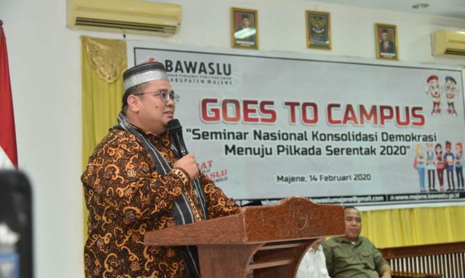 Ajak Mahasiswa Didik Masyarakat, Bagja: Politik Uang Gadaikan Masa Depan