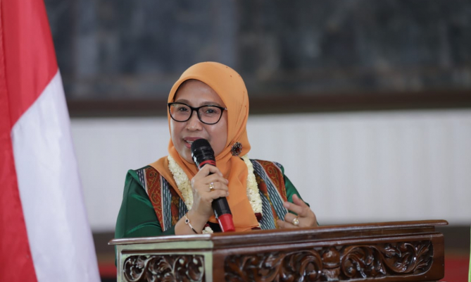 Dewi Ajak Mahasiswa Unmura Tak Jadi Pemilih Pragmatis