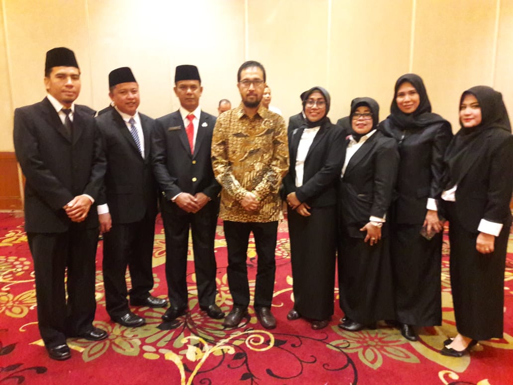 PELANTIKAN DAN PENGAMBILAN SUMPAH/JANJI PEJABAT ADMINISTRATOR DAN PEJABAT PENGAWAS DI LINGKUNGAN SEKRETARIAT JENDERAL BAWASLU DAN SEKRETARIAT BAWASLU PROVINSI