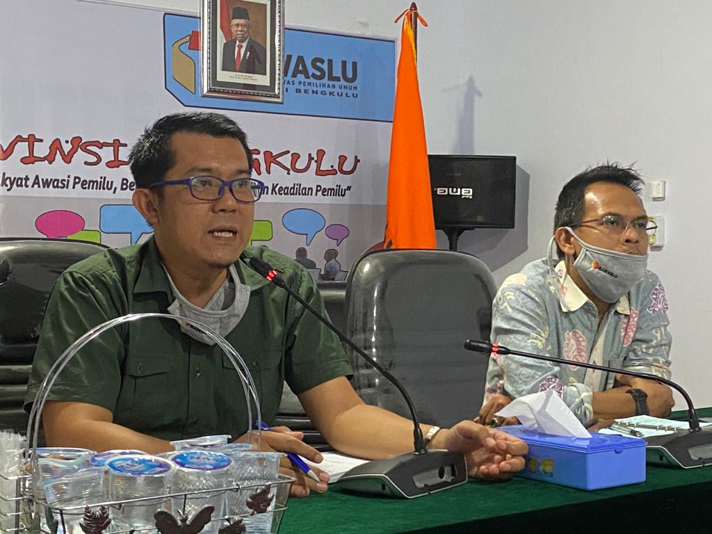 SOSIALISASI PEMETAAN PERMASALAHAN DALAM PENGAWASAN TAHAPAN PEMILIHAN GUBERNUR DAN WAKIL GUBERNUR, BUPATI DAN WAKIL BUPATI, SERTA WALIKOTA DAN WAKIL WALIKOTA PADA MASA BENCANA NON ALAM COVID-19