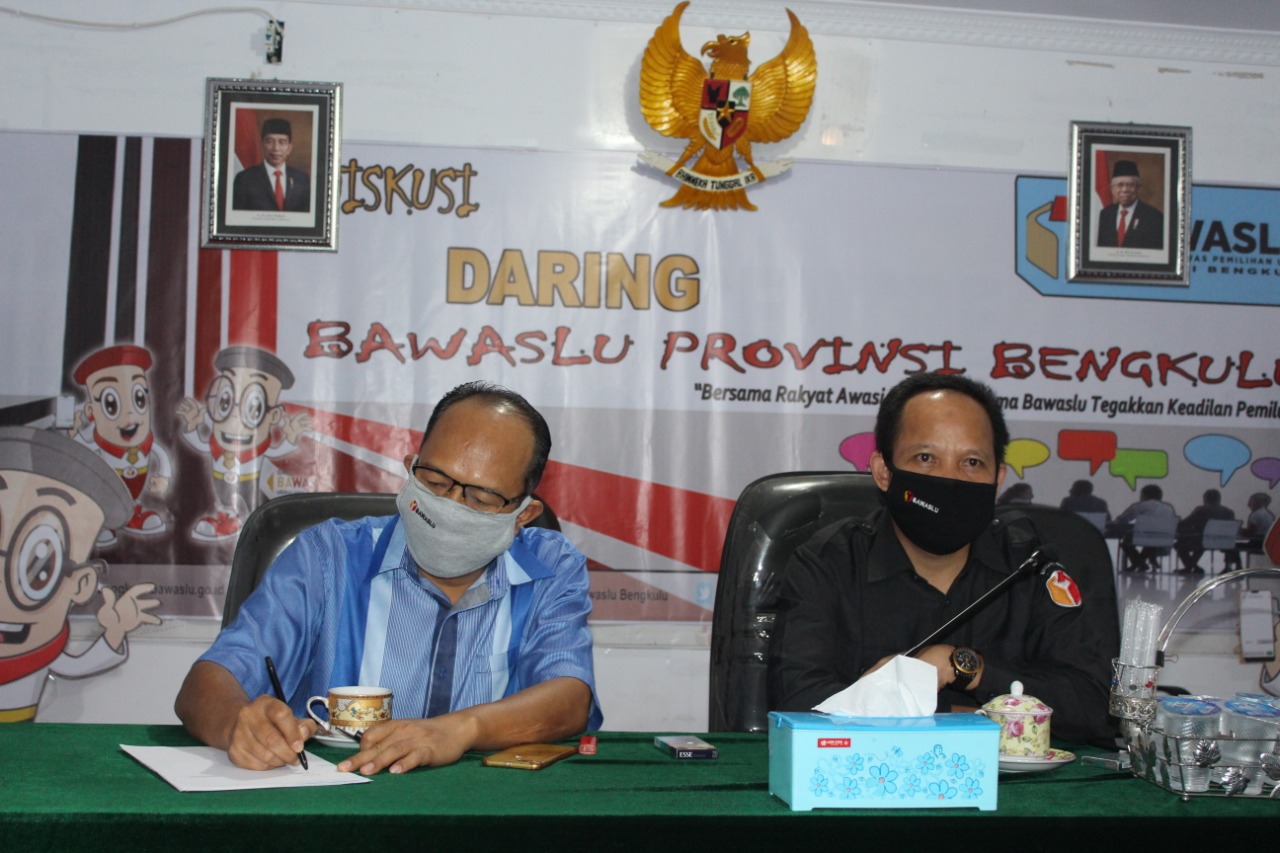 BAWASLU DAN KEMENKES TANDATANGANI NOTA KESEPAHAMAN TENTANG DUKUNGAN PEMERIKSAAN KESEHATAN BAGI ANGGOTA DAN SEKRETARIAT PANWASCAM, ANGGOTA PENGAWAS DESA/KELURAHAN DAN PTPS