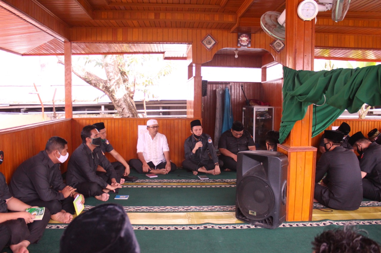 YASINAN DAN TAHLILAN BAWASLU SE-PROVINSI BENGKULU UNTUK ALMARHUMAH Hj. AZMIATUL FITRI