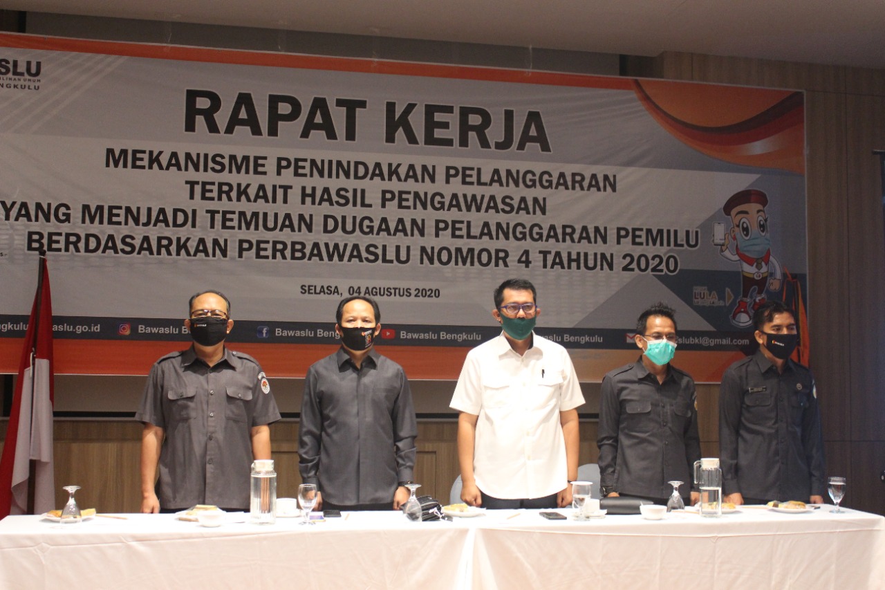 RAPAT KERJA MEKANISME PENINDAKAN PELANGGARAN TERKAIT HASIL PENGAWASAN YANG MENJADI TEMUAN DUGAAN PELANGGARAN PEMILU BERDASARKAN PERBAWASLU NOMOR 4 TAHUN 2020
