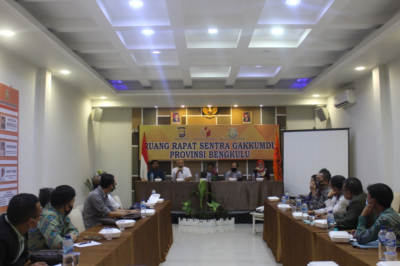 RAPAT DALAM RANGKA PENGUATAN SENTRA GAKKUMDU PROVINSI DAN KABUPATEN/KOTA UNSUR PENGAWAS PEMILU SE-PROVINSI BENGKULU