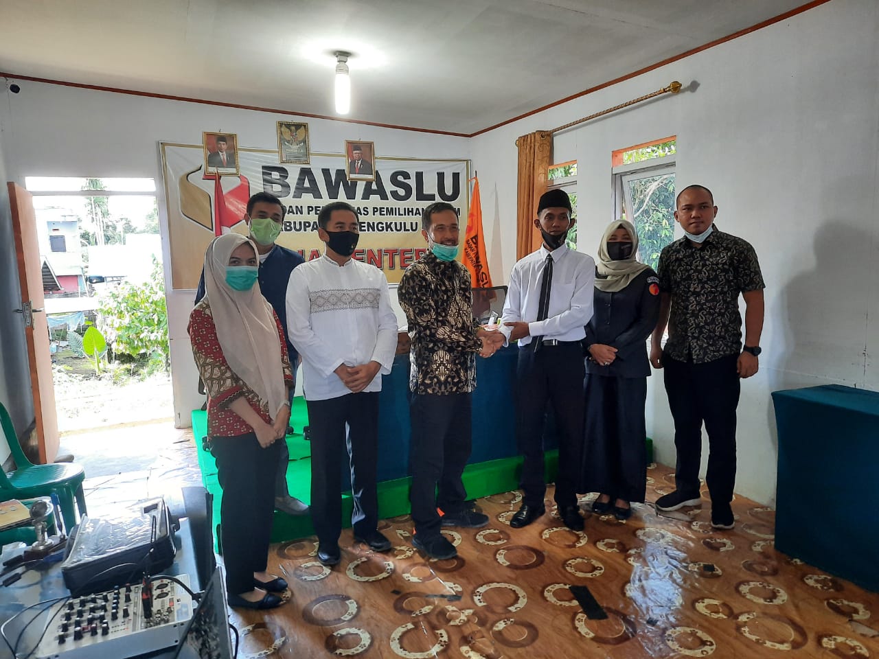 Hadiri Pelantikan dan Pengambilan Sumpah PAW Panwascam Bengkulu Utara, Lopian Hidayat Tekankan Kekompakan antar Jajaran Sekretariat