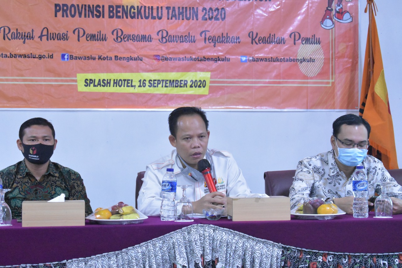 Bawaslu Berikan Pembekalan Penanganan Pelanggaran Kepada Panwascam