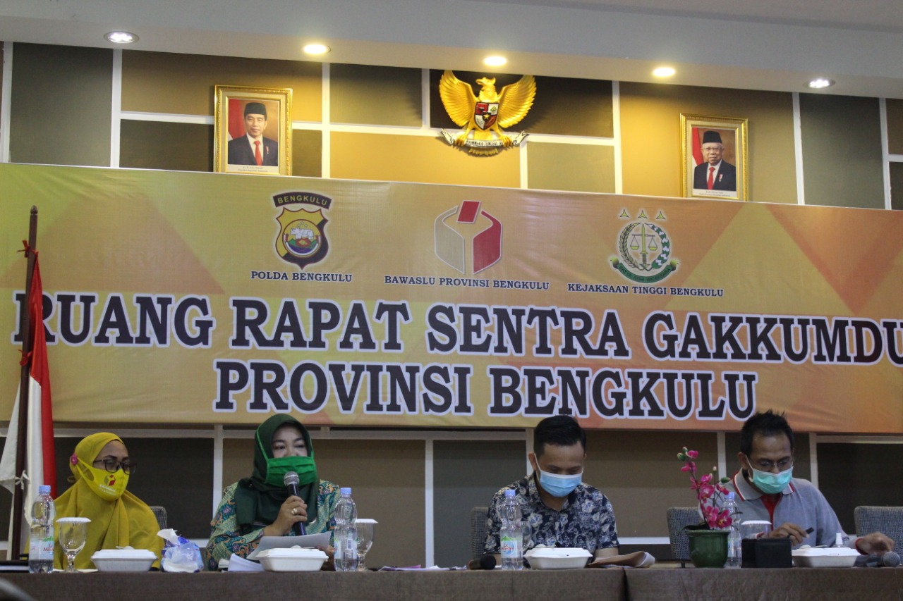 Rapat Pokja Pengawasan Pencalonan, Bawaslu dan Dinas Pendidikan teliti Keabsahan Syarat ADM Bacalon Gubernur dan Wakil Gubernur Bengkulu