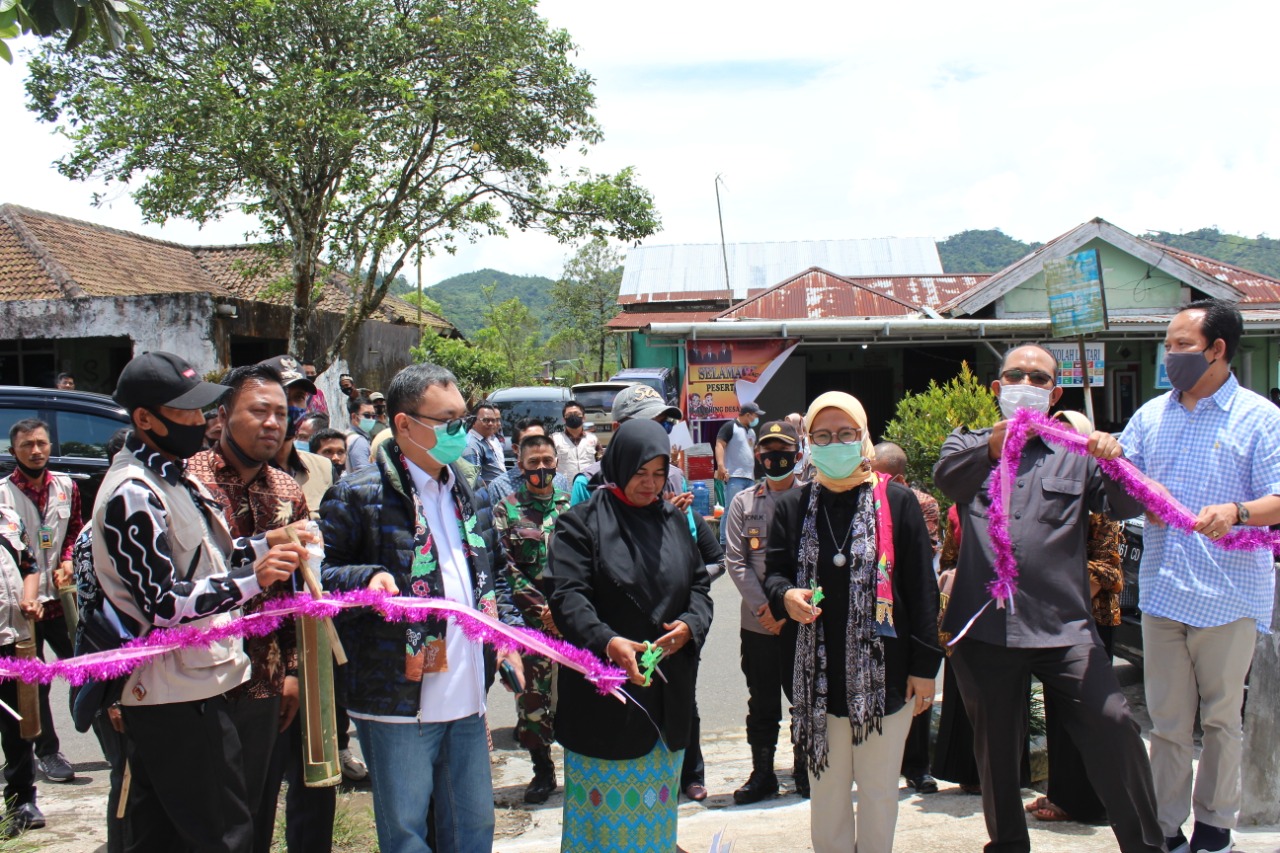 Melaunching Desa APU di Kabupaten Kepahiang, Kordiv PP Bawaslu RI mengajak Masyarakat menjadi Pemilih Cerdas danTerlibat Aktif Perangi Politik Uang