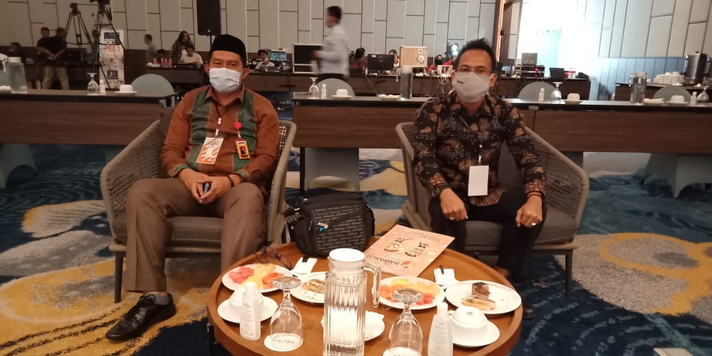 Anggota Bawaslu Provinsi Bengkulu Bapak Dodi Herwansyah didampingi Kabag Pengawasan Bawaslu Provinsi Bengkulu Bapak Apriyanto Kurniawan menghadiri Debat Terbuka Putaran Kedua Pemilihan Gubernur dan Wakil Gubernur Bengkulu 2020