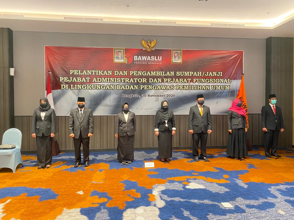 Pelantikan dan Pengambilan Sumpah/Janji Pejabat Administrator dan Pejabat Fungsional di Lingkungan Badan Pengawas Pemilihan Umum