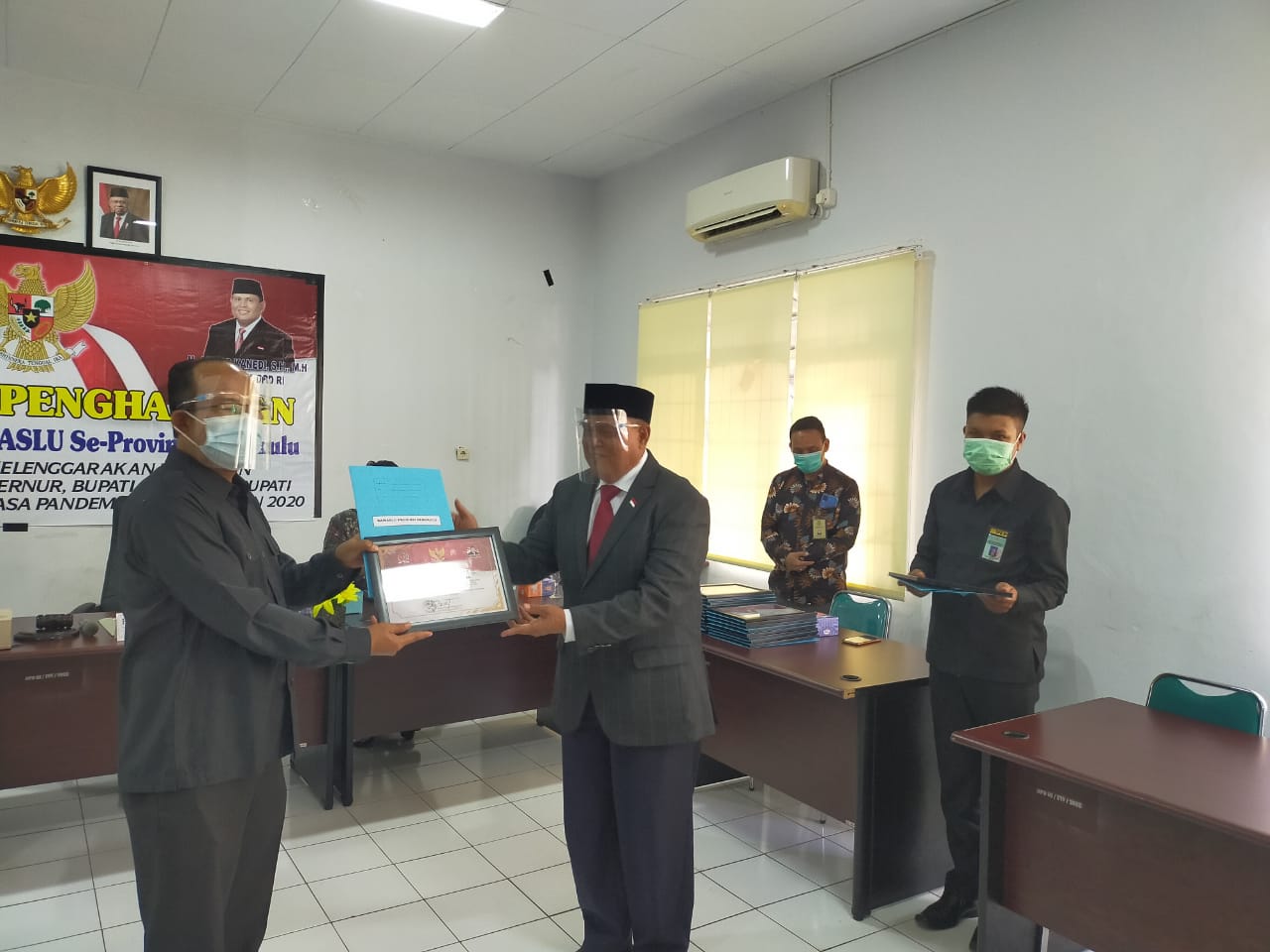Bawaslu se-Provinsi Bengkulu terima Penghargaan dari DPD RI