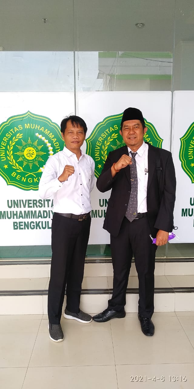 Komisioner dan Staf Bawaslu Provinsi Bengkulu Raih Gelar Sarjana Hukum