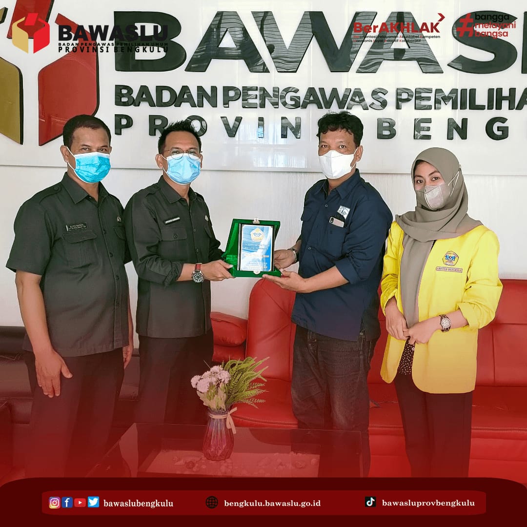 Mahasiswa Dehasen Selesai Magang di Bawaslu Provinsi Bengkulu
