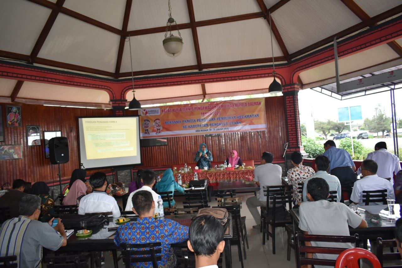 Rapat Kerja Teknis Pengawasan Pemilihan Kepala Daerah pada tahun 2020 bagi Panwaslih se-Kabupaten Bengkulu Utara.
