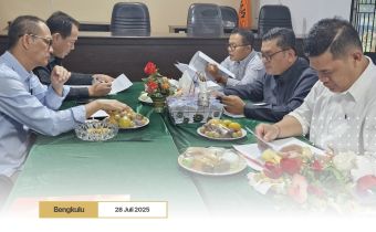 Bawaslu Provinsi Bengkulu Gelar Rapat Pleno Rutin Kelembagaan Bahas Persiapan Penguatan Kelembagaan Pengawas Pemilu