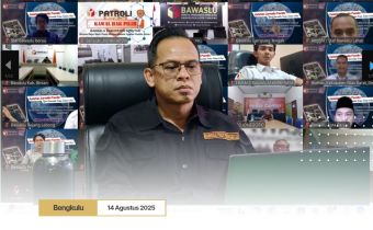 Bedah Buku Catatan Jurnalis Pemilu, Bawaslu Provinsi Bengkulu mendapat Atensi dari Penulis