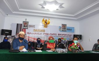 HALAL BIHALAL SECARA DARING DENGAN BAWASLU KABUPATEN KOTA SE- PROVINSI BENGKULU SEKALIGUS MELAKUKAN FUNGSI PENGAWASAN
