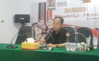Bengkulu-Badan Pengawas Pemilihan Umum (Bawaslu) Provinsi Bengkulu (7/08/2020) Koordinator Divisi Penindakan Pelanggaran Halid Saifullah, S.H.,M.H mengikuti kegiatan Zoom Meting dengan Kordinator Divisi Penindakan Pelanggaran Bawaslu Republik Indonesia.