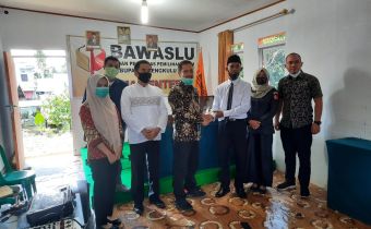 Hadiri Pelantikan dan Pengambilan Sumpah PAW Panwascam Bengkulu Utara, Lopian Hidayat Tekankan Kekompakan antar Jajaran Sekretariat