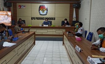 SIAP AWASI TAHAPAN KAMPANYE, BAWASLU HADIRI RAPAT KPU PROVINSI BENGKULU TERKAIT PEDOMAN JUKNIS APK