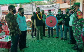 Disambut dengan Tradisi Potong Bambu, Dodi Herwansyah Launching Desa Anti Politik Uang (APU) di Kabupaten Kaur