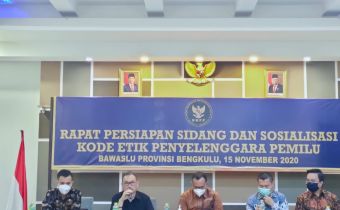 Rapat Persiapan Sidang dan Sosialisasi Kode Etik Penyelenggara Pemilu.