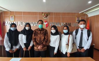 PENANDATANGANAN PAKTA INTEGRITAS CPNS BAWASLU TA 2019: KEPALA SEKRETARIAT BAWASLU PROVINSI BENGKULU MENGUCAPKAN â€œSELAMAT DATANG DAN SELAMAT BERTUGASâ€.