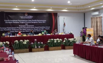 Bawaslu Provinsi Bengkulu Menghadiri Rapat Koordinasi Bersama KPU
