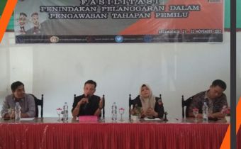 Natijo Elem Sampaikan Materi dalam Fasilitasi Penindakan Pelanggaran Dalam Pengawasan Tahapan Pemilu
