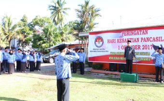 UPACARA PERINGATAN HARI KESAKTIAN PANCASILA 1 OKTOBER 2017 Tema : " KERJA BERSAMA BERLANDASKAN PANCASILA MEWUJUDKAN MASYARAKAT ADIL DAN MAKMUR "
