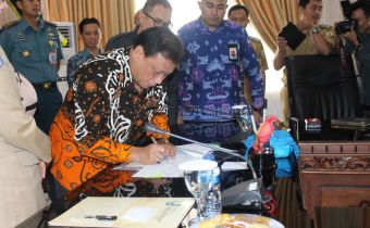 Penanda Tanganan Berita Acara Serah Terima Tanah dan Gedung dari Pemprov Bengkulu kepada Bawaslu Provinsi Bengkulu