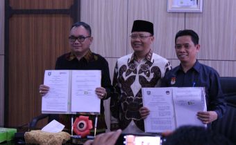 Penandatanganan NPHD Pemerintah Provinsi dengan Bawaslu Provinsi Bengkulu untuk Pilkada serentak Tahun 2020